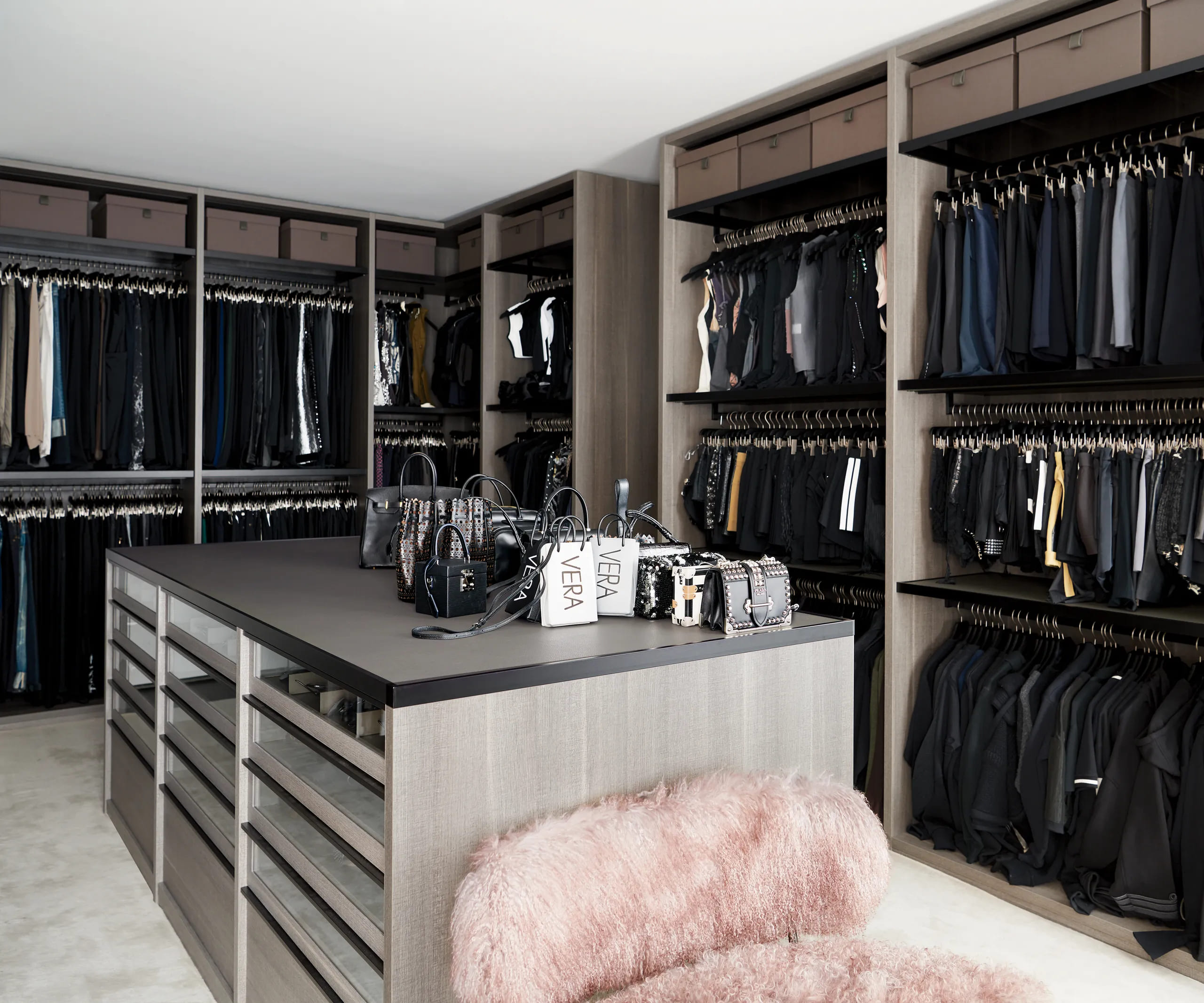 Wardrobe Organization, Storage, Archiving amenity image
