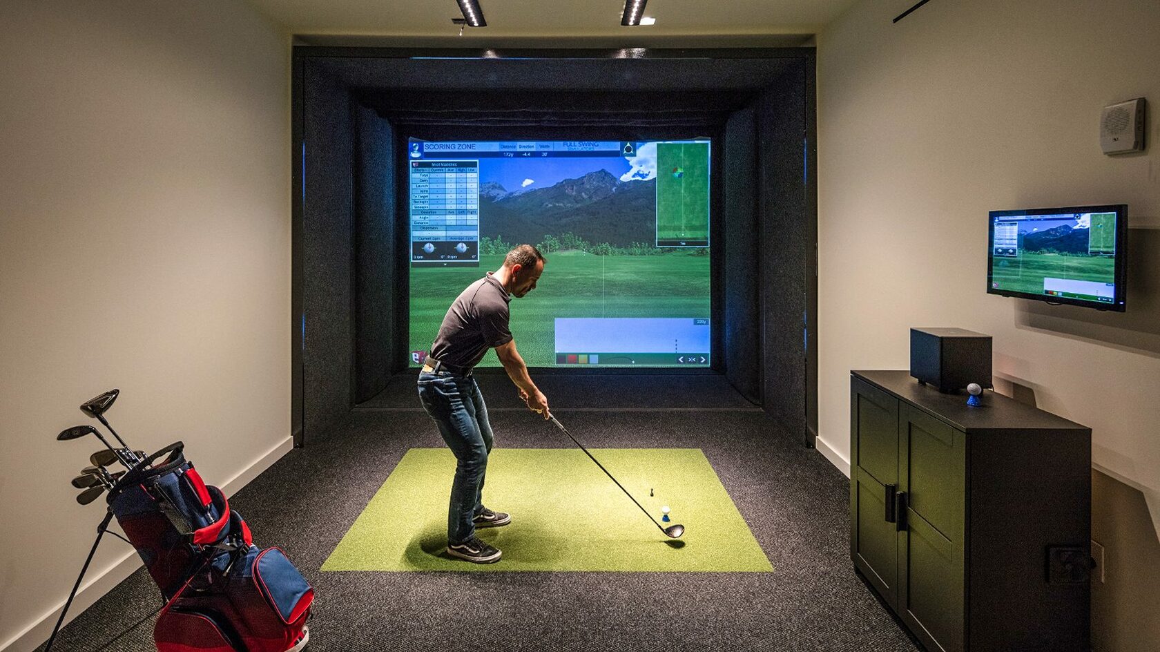Golf Simulator amenity image