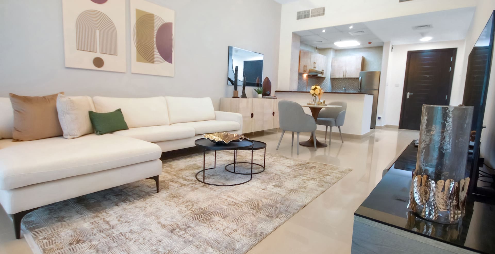 Uniestate Prime Tower interior 1