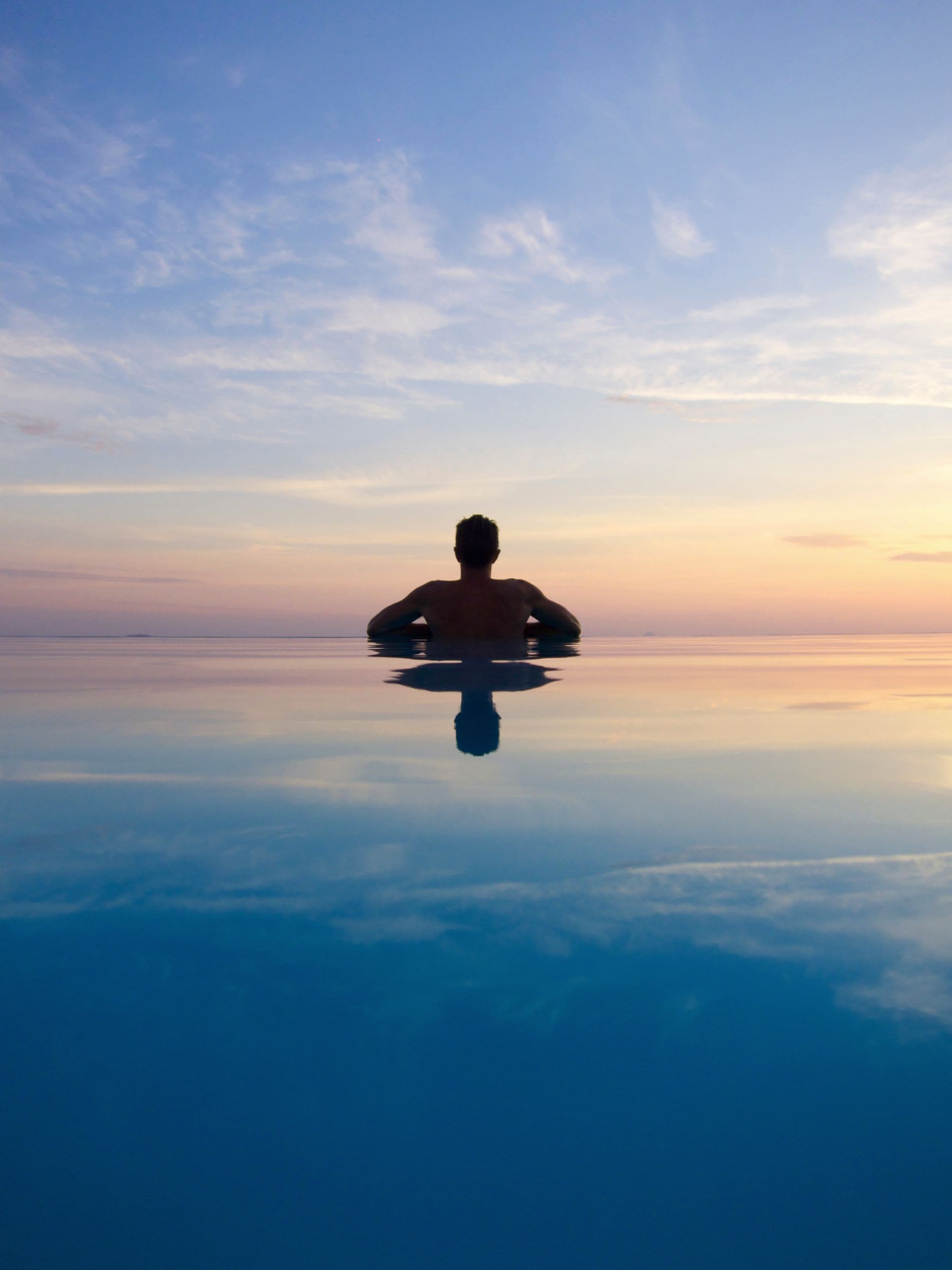 Infinity pool amenity image