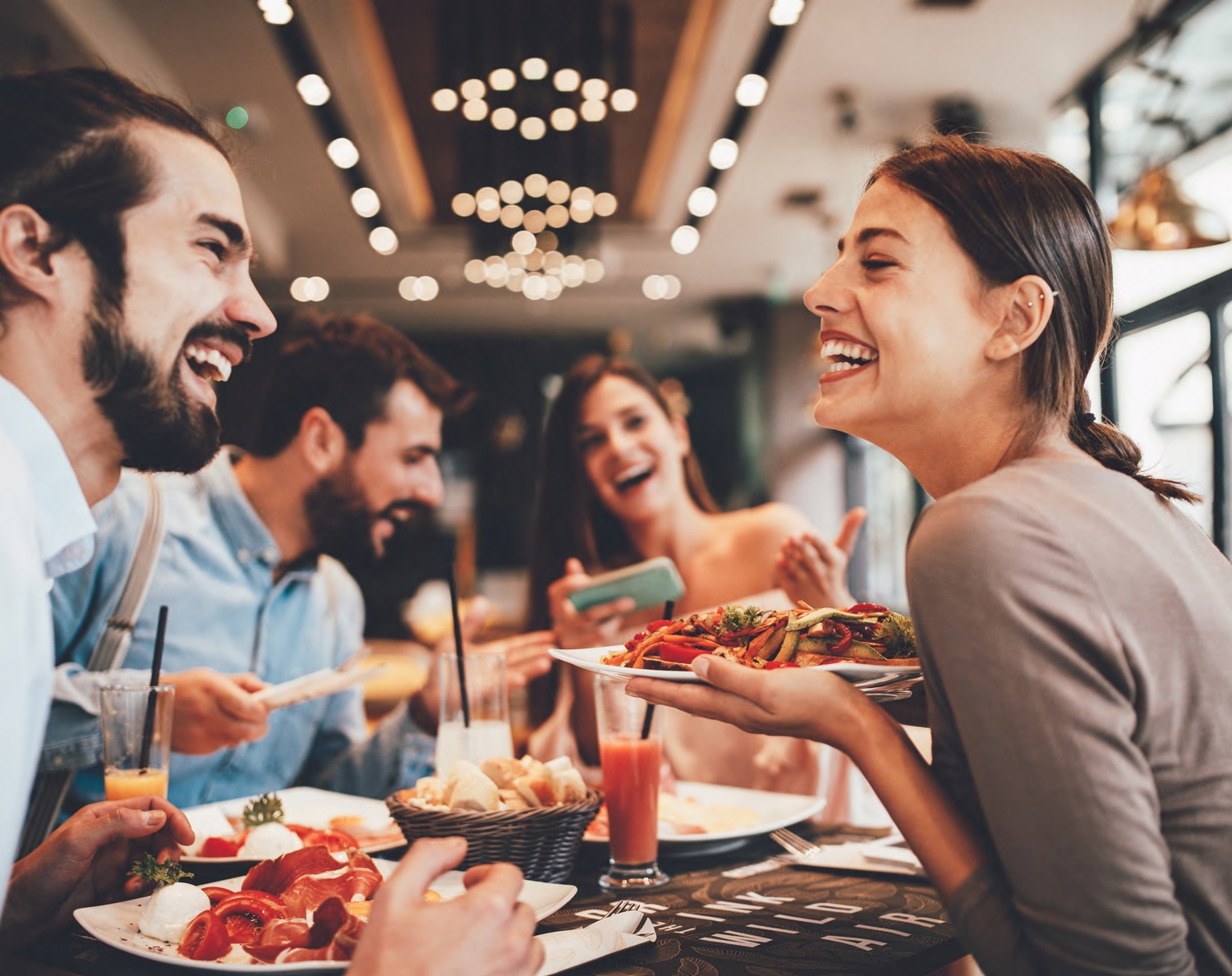 Indoor & Outdoor Dining Areas amenity image