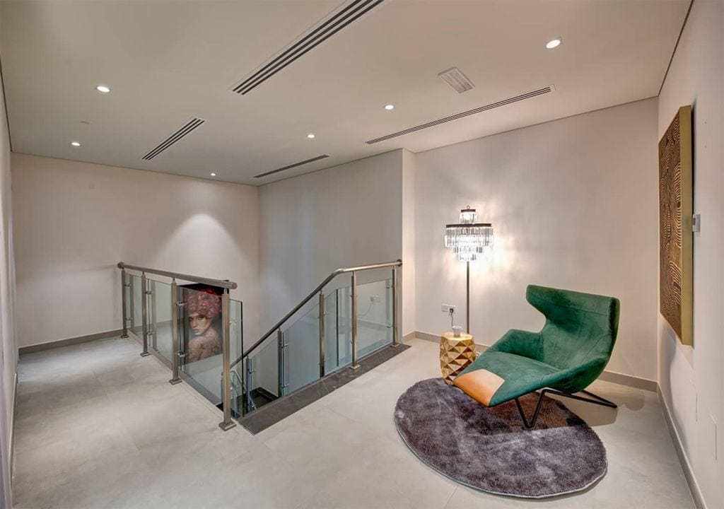 Marina Arcade Tower interior 13