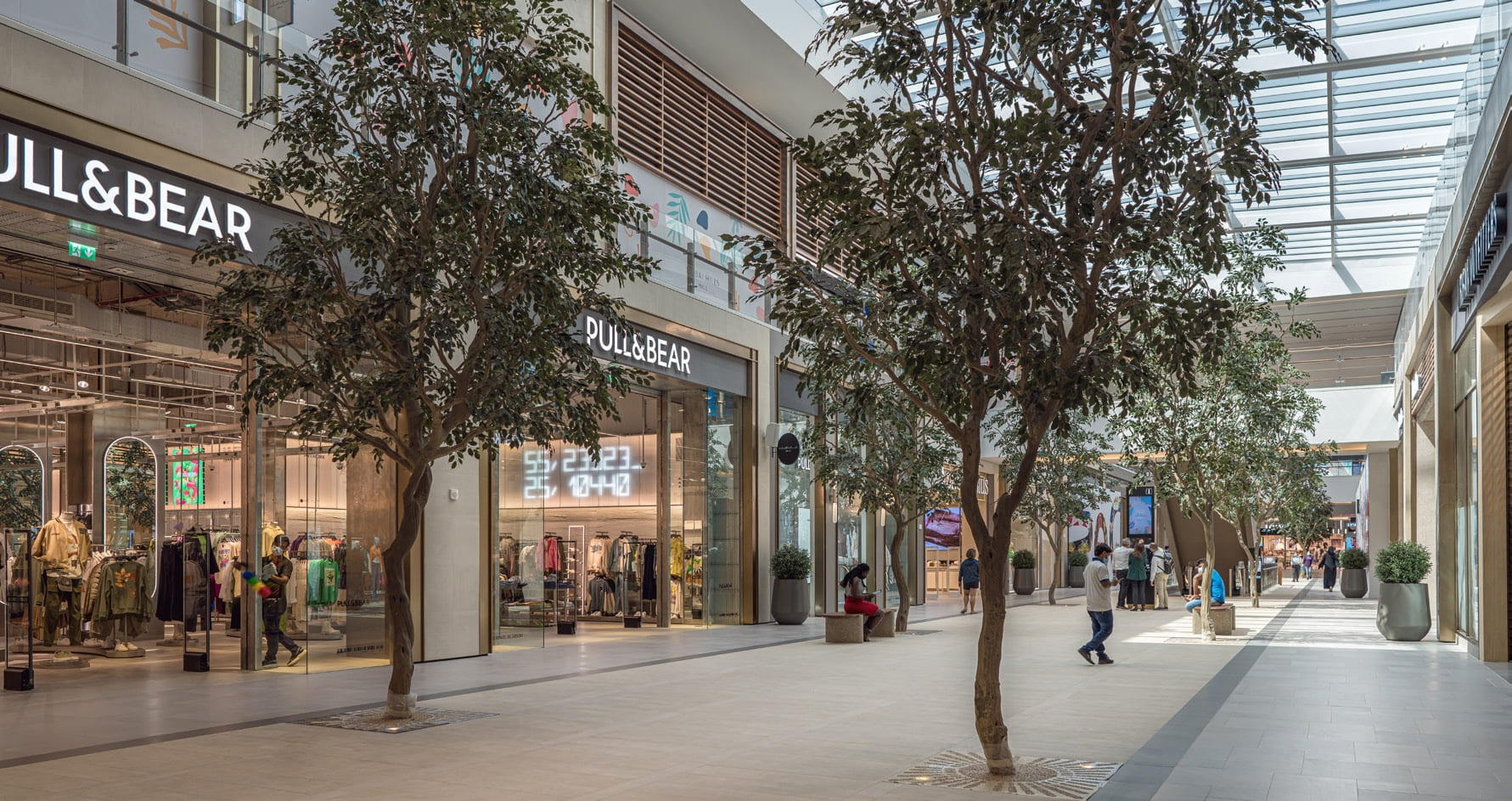 Generous landscaped podium area amenity image
