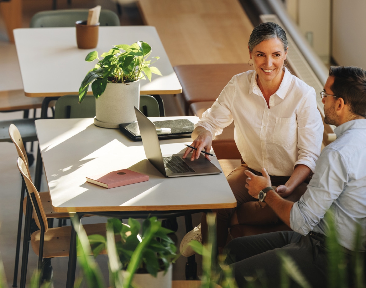 Communal co-working space amenity image