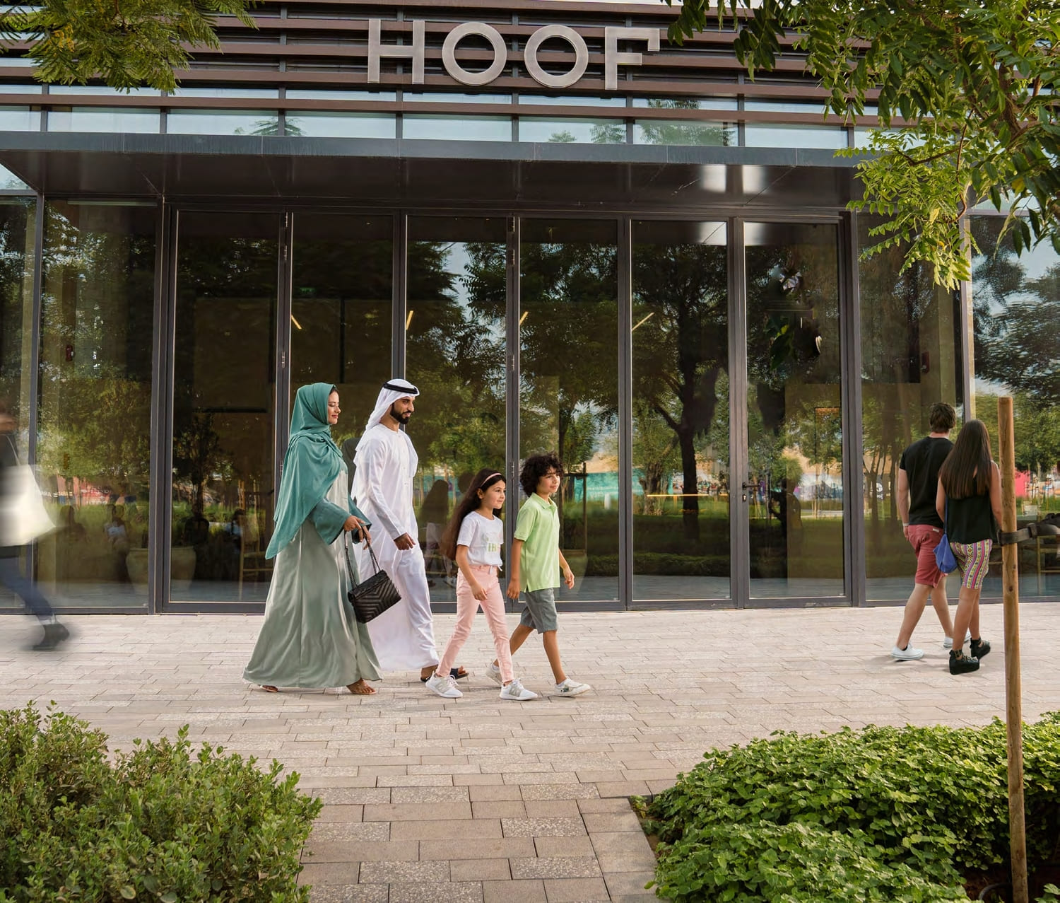 Retail, Restaurants and Cafés amenity image