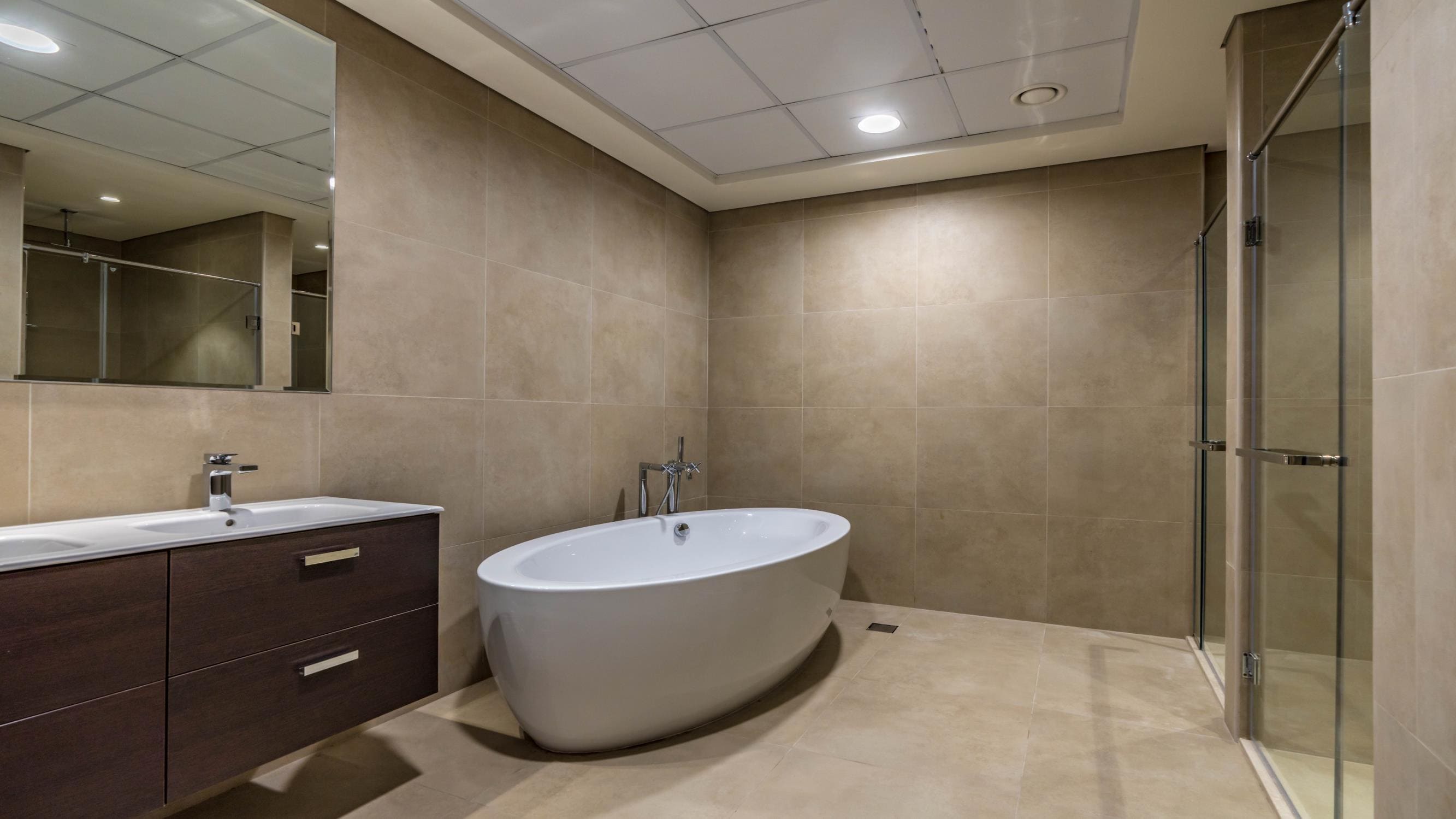 Marina Arcade Tower interior 16