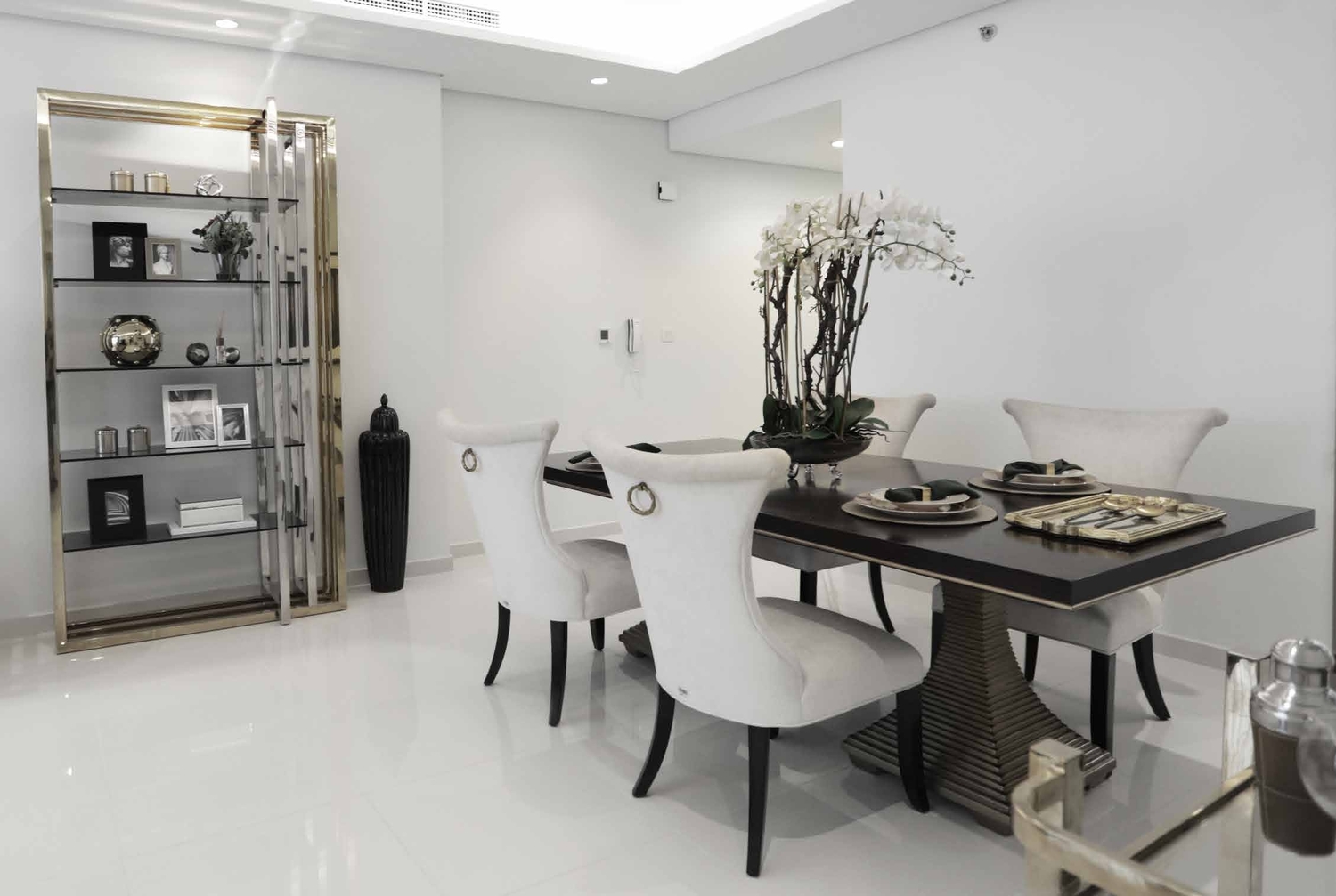 Paramount Tower Hotel And Residences interior 4