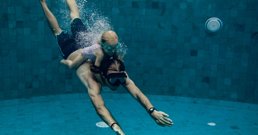 Swimming pool amenity image