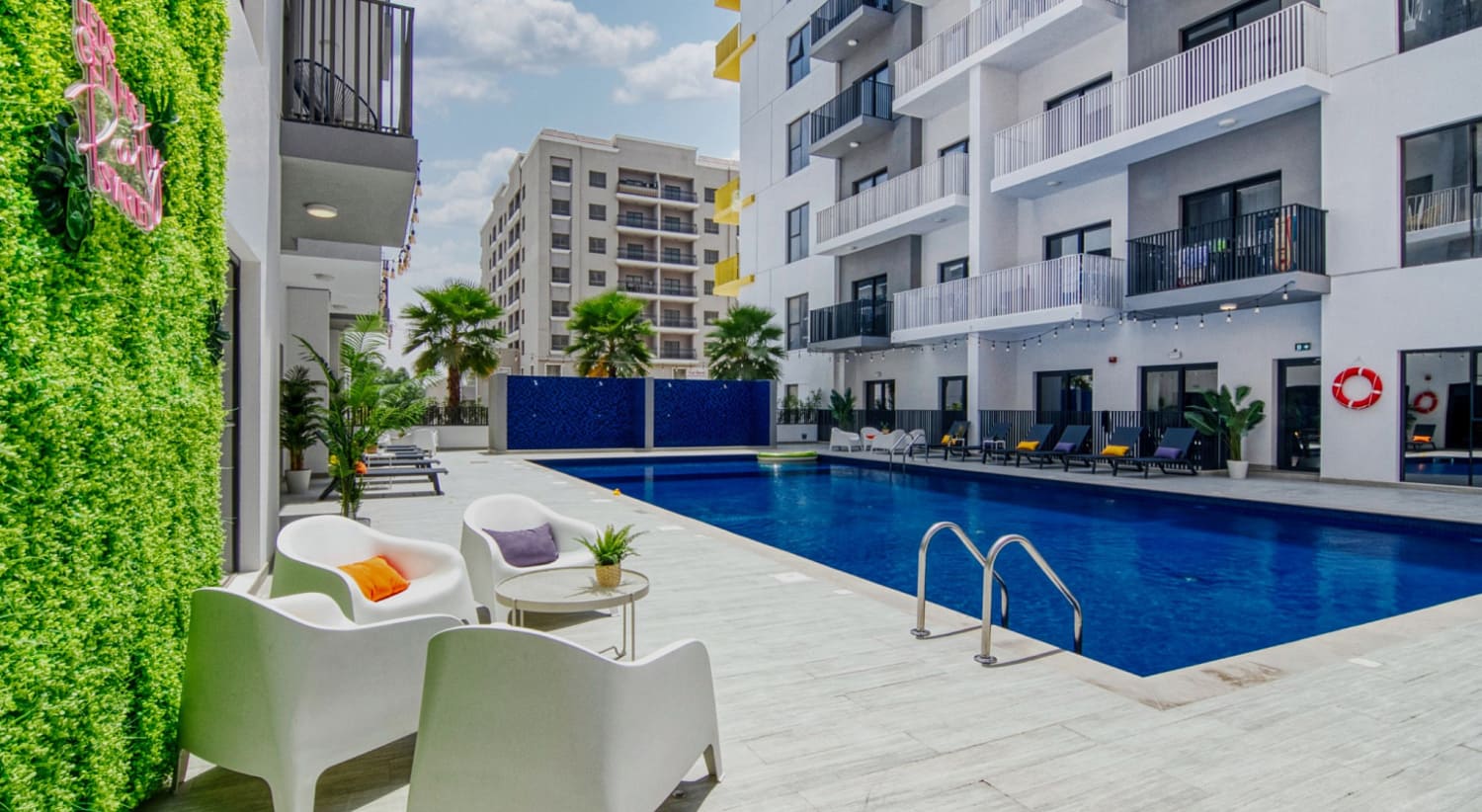 Swimming pool amenity image