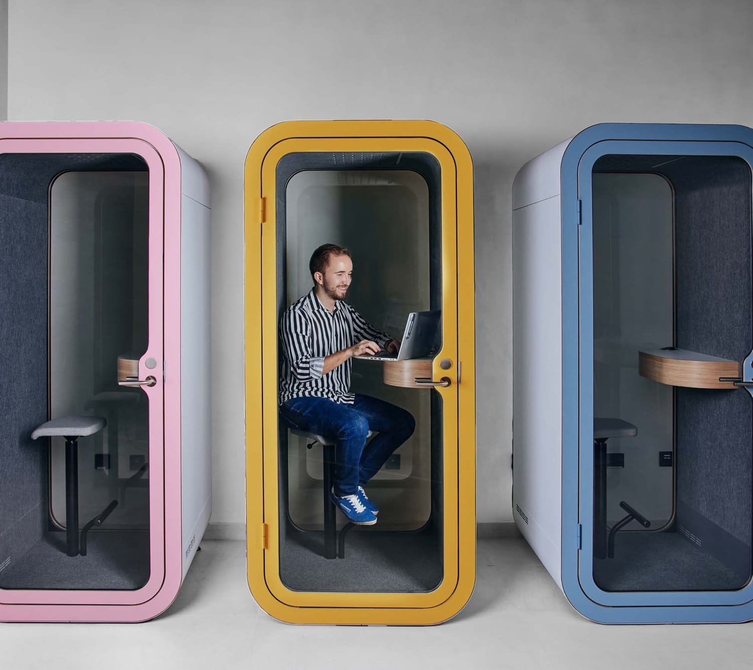 Soundproof Meeting Pods amenity image