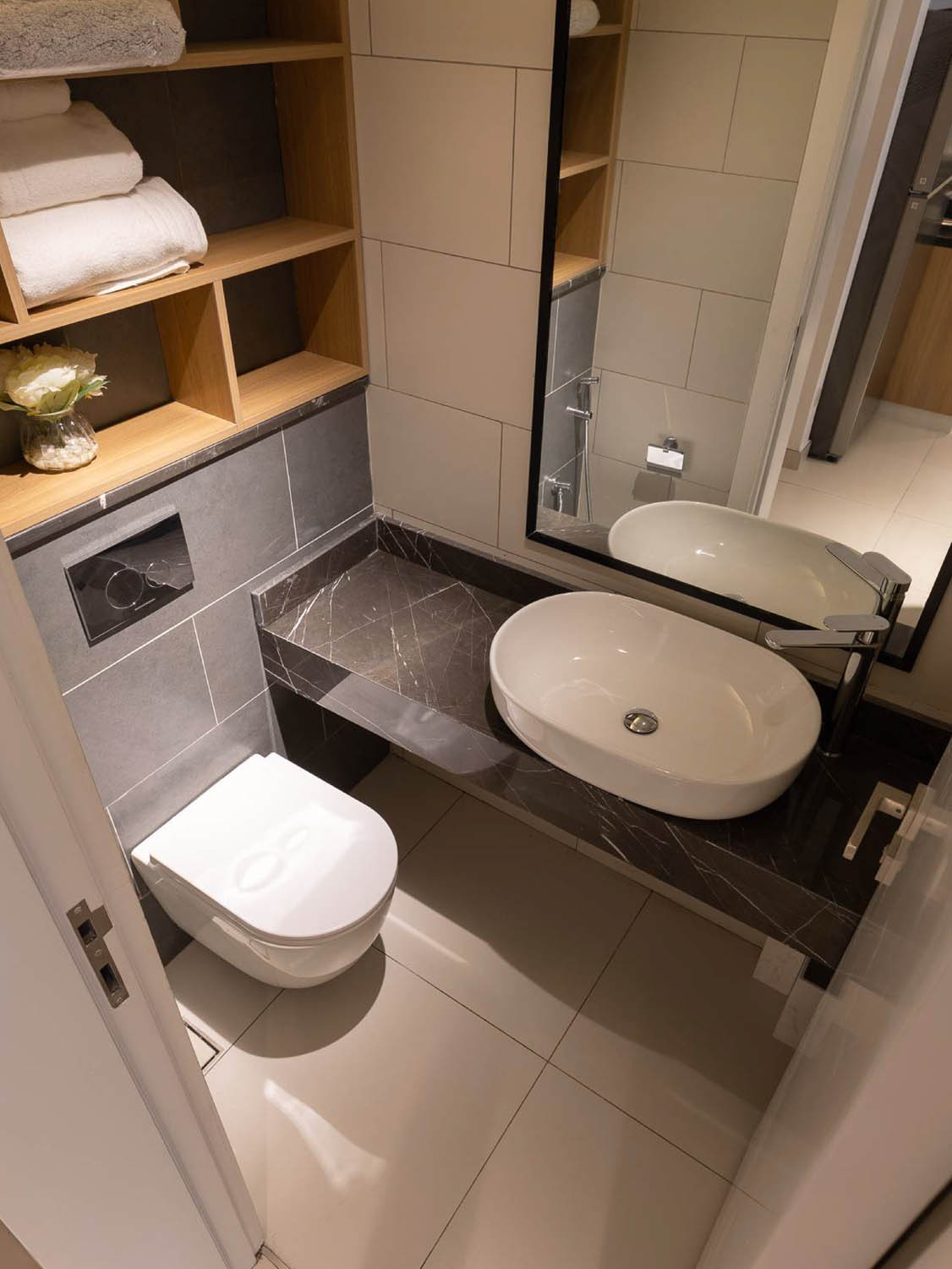 Confident Lancaster interior 3