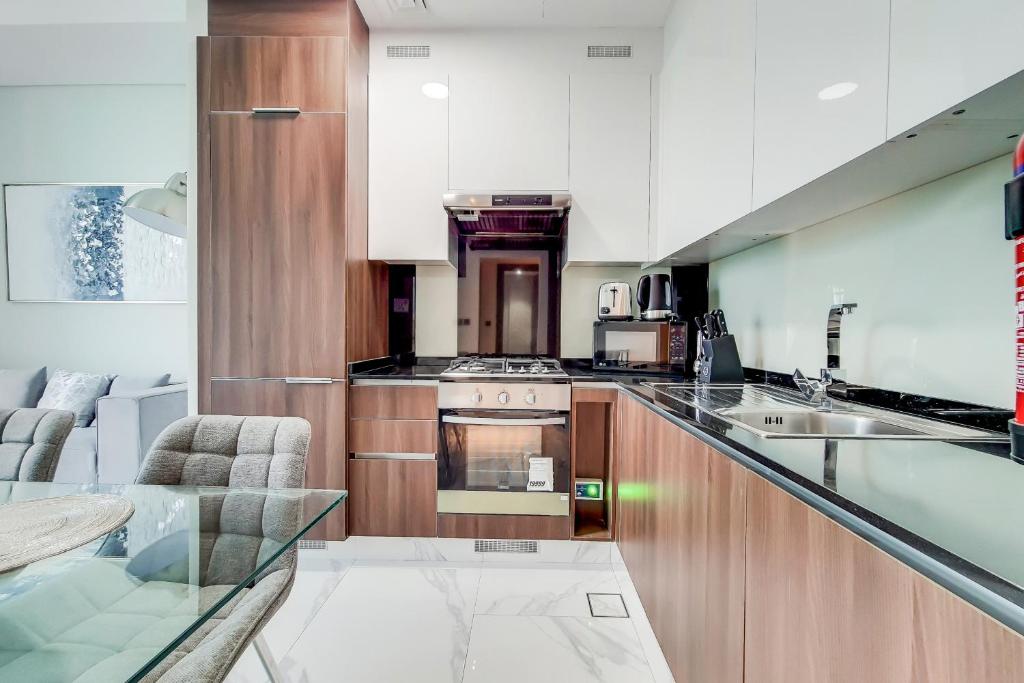 J One Tower A interior 3