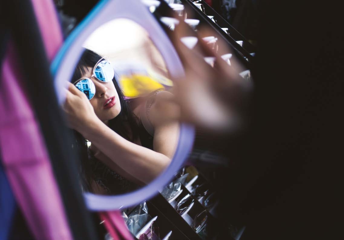 Trendy shops and ritzy boutiques amenity image