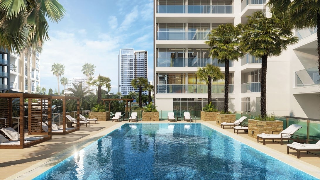 Infinity pool amenity image