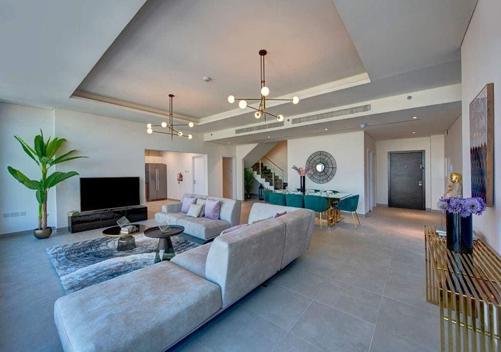 Marina Arcade Tower interior 4