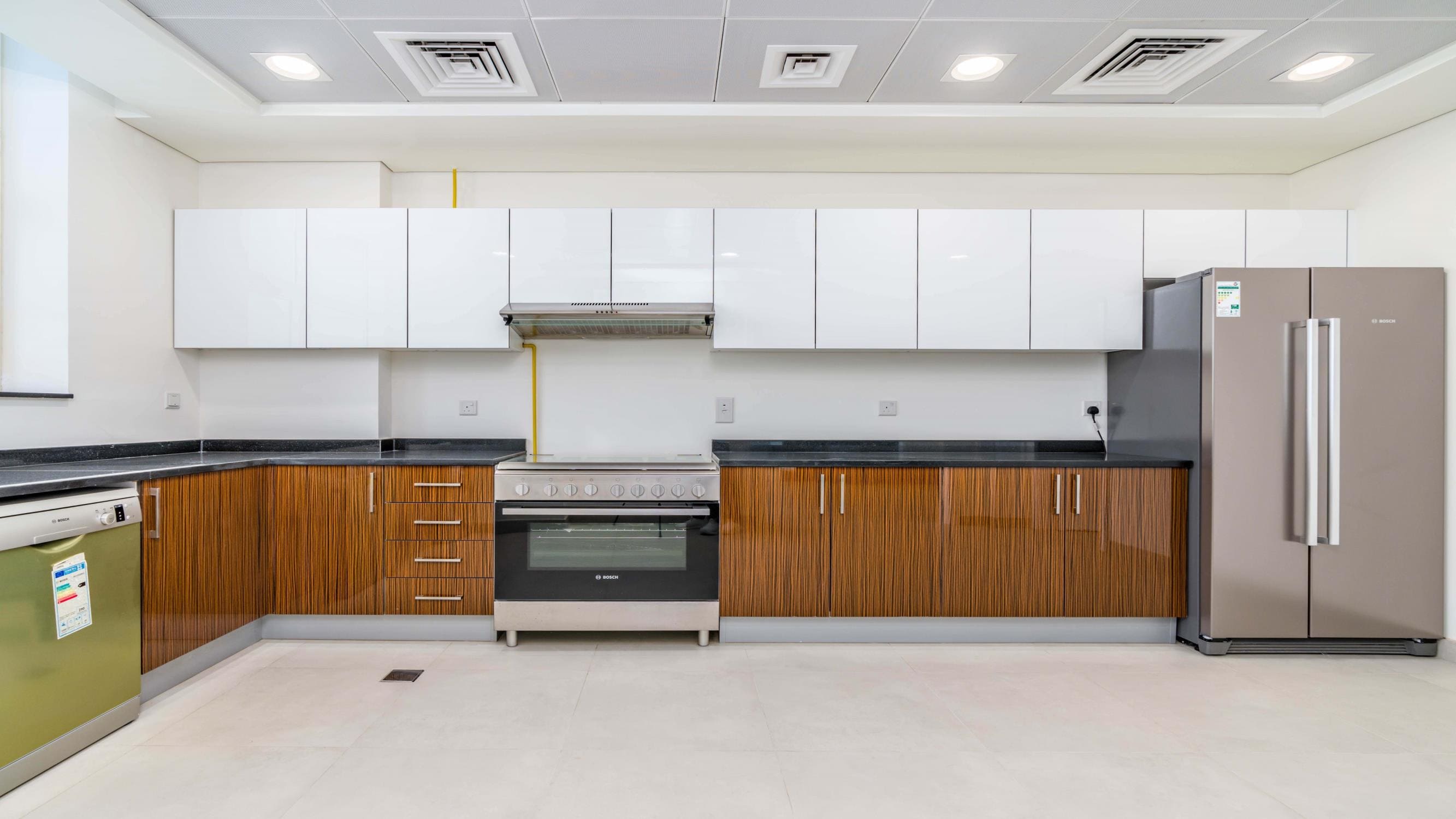 Marina Arcade Tower interior 6