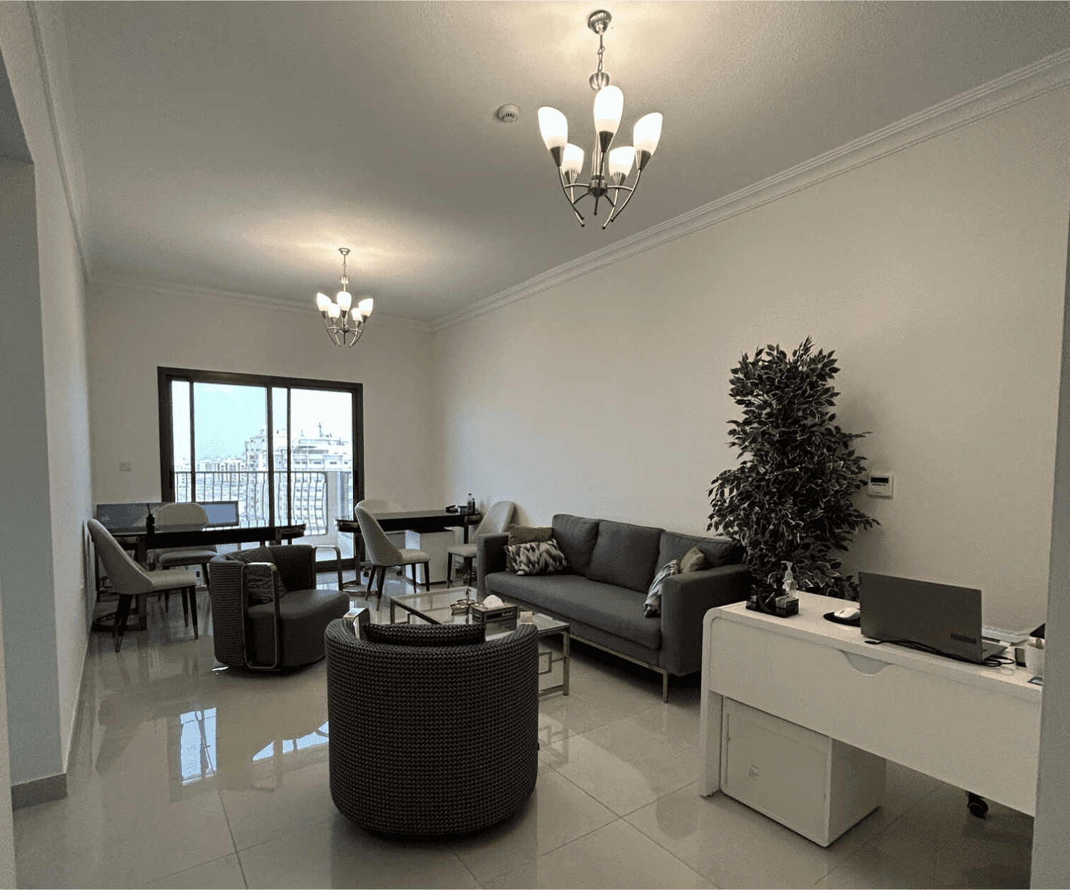 G24 Warsan interior 1