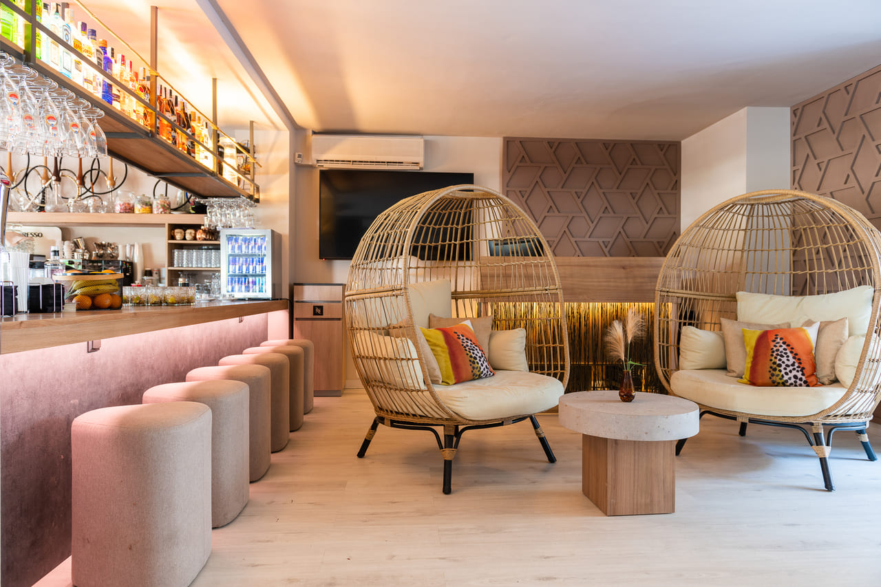 Cafe Lounge amenity image