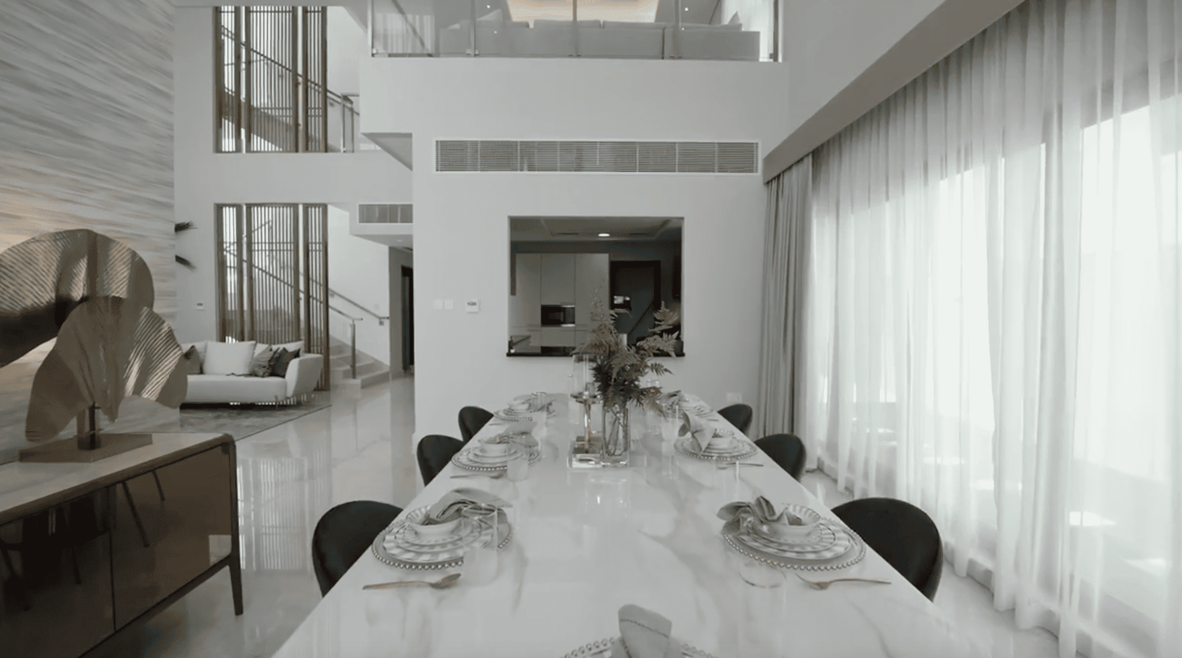 Grand Views interior 6