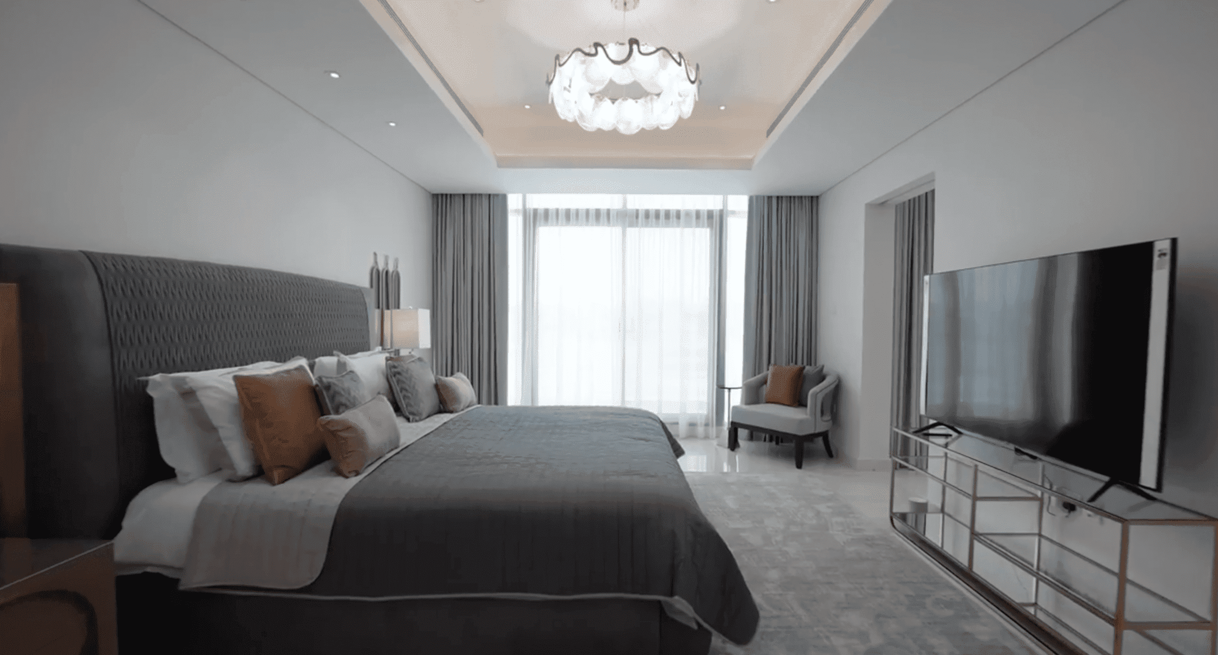 Grand Views interior 8