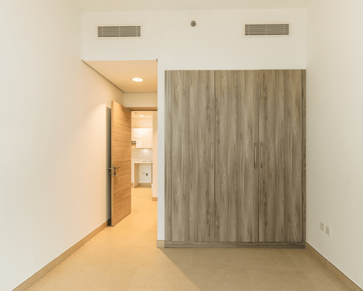 Iris Amber interior 6