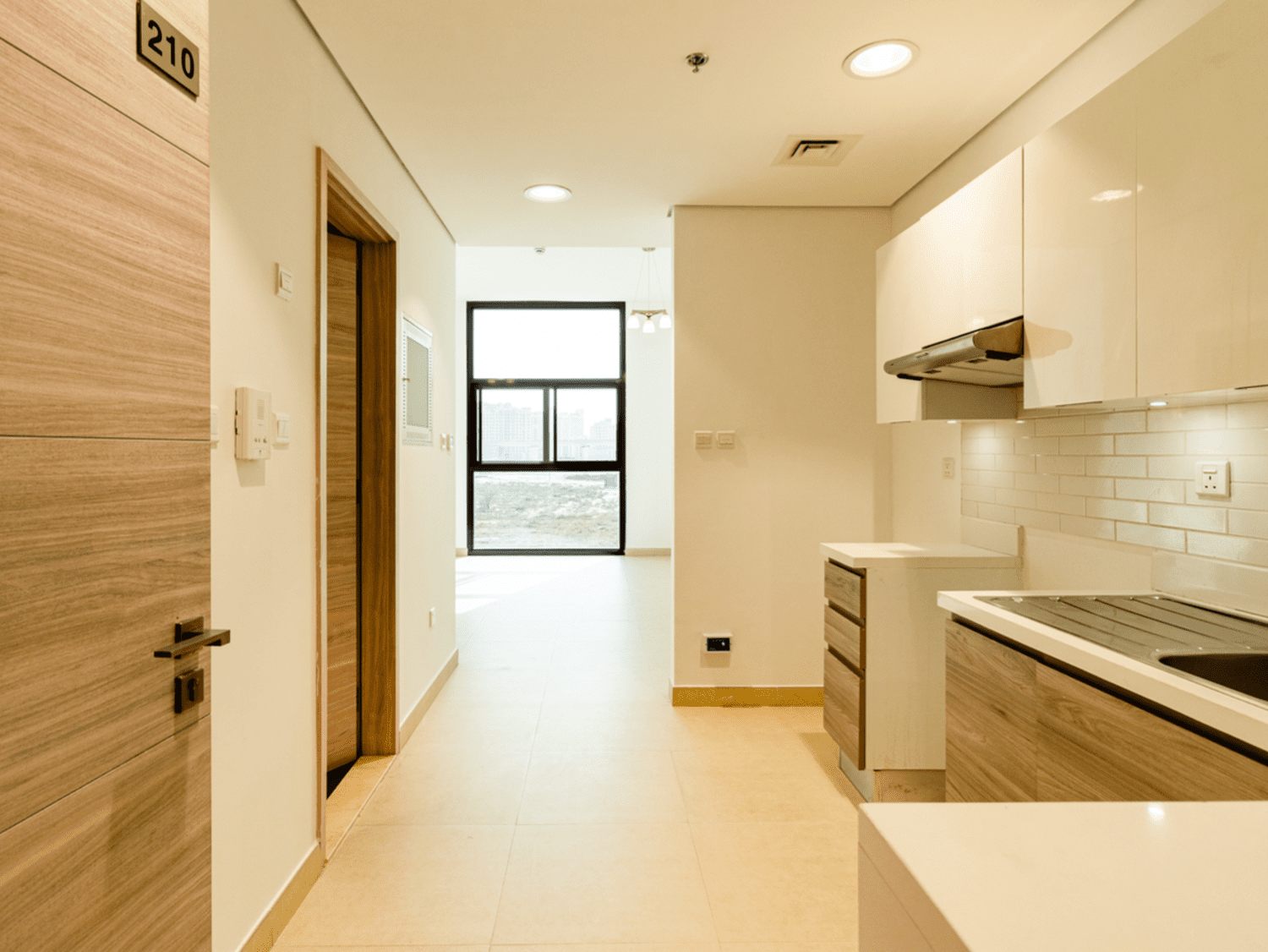 Iris Amber interior 7