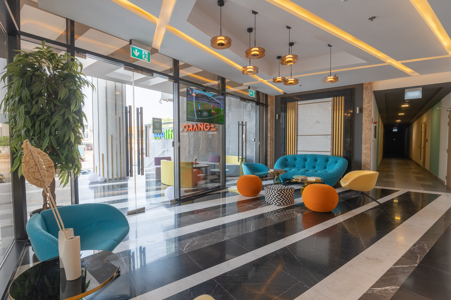 Izzzi.LifeMINT lobby 1