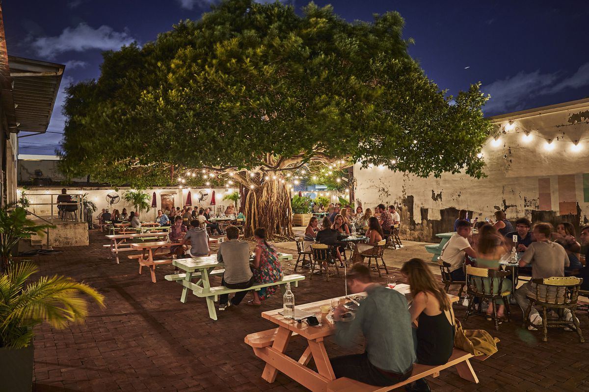 Leisure dining options amenity image