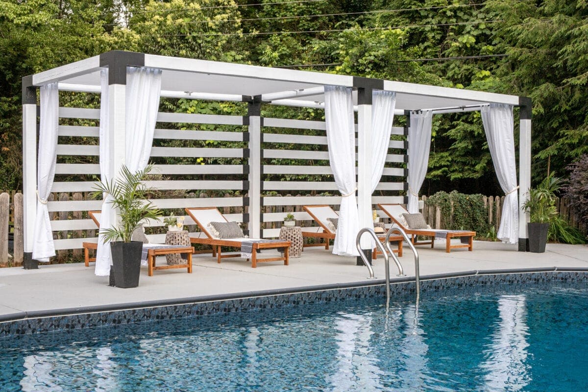Outdoor Cabanas amenity image