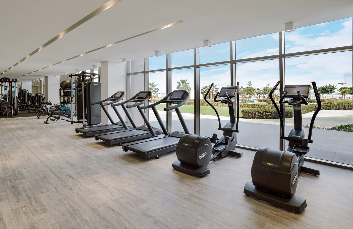 Gym & Tennis Court amenity image