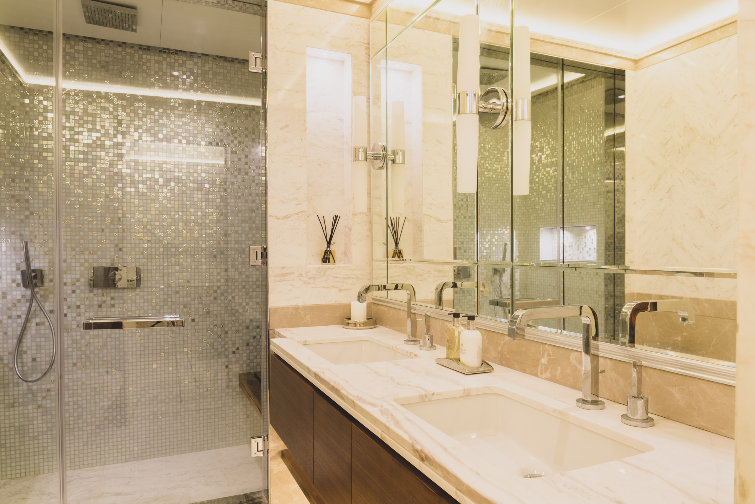 The Heart of Europe - Honeymoon Island and The Floating Seahorse interior 10