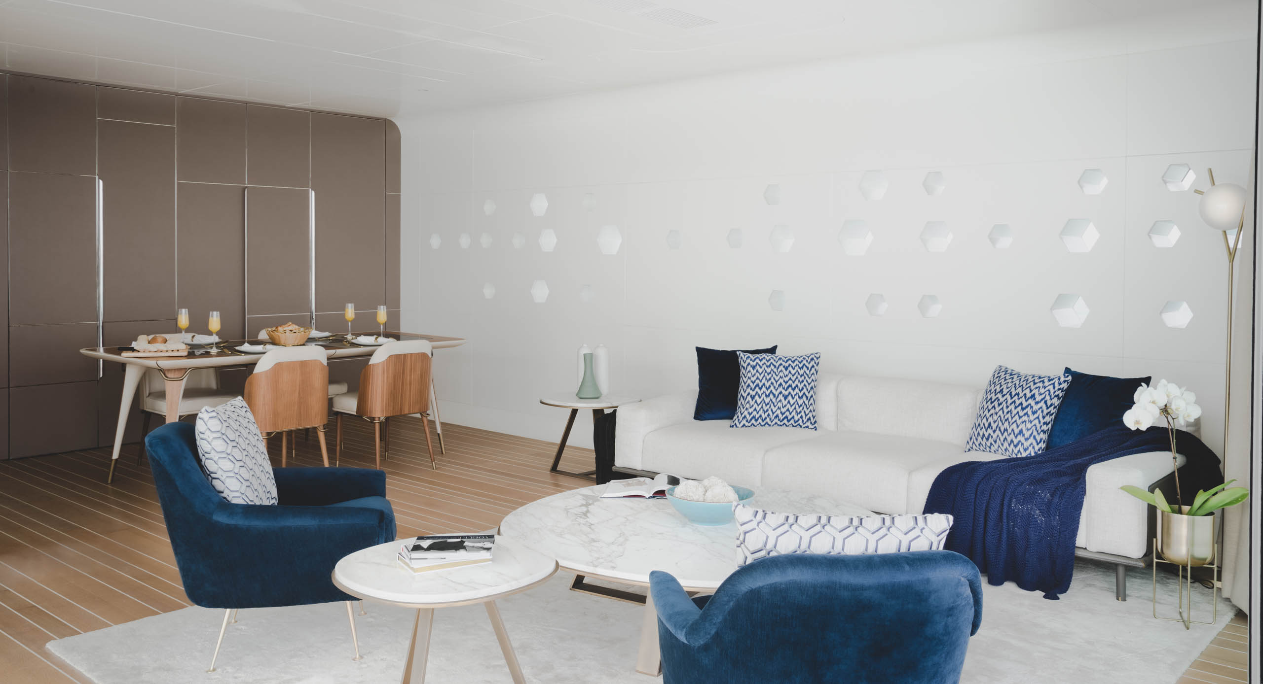 The Heart of Europe - Honeymoon Island and The Floating Seahorse interior 4