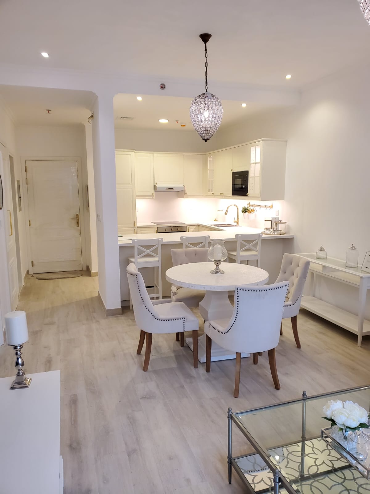 Mayas Geneva interior 6