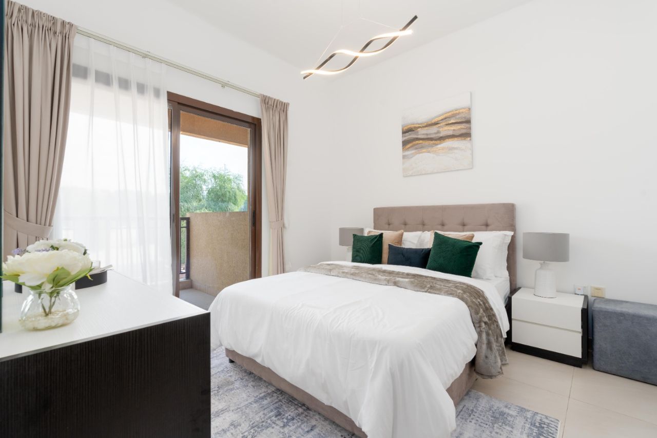 Lilac Park interior 4