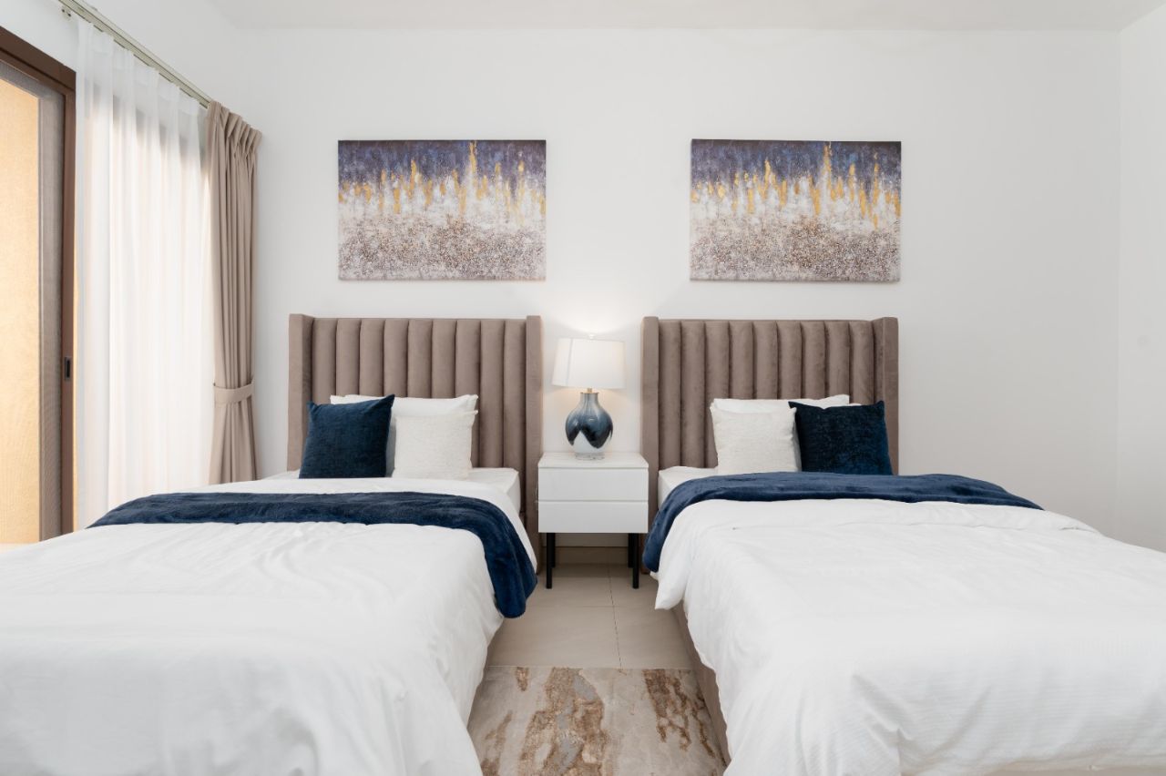 Lilac Park interior 6