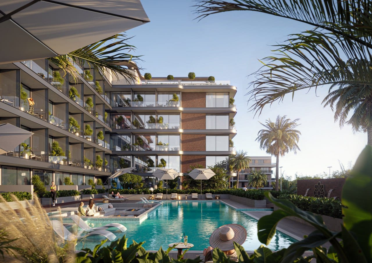 Swimming Pool with Submerged Sunbeds amenity image