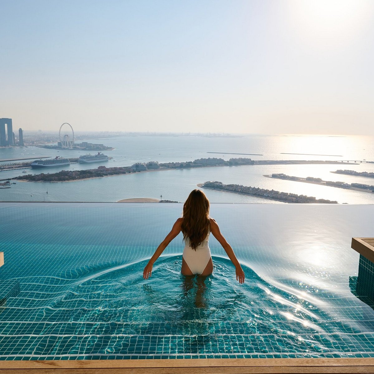 Rooftop Infinity Pool amenity image