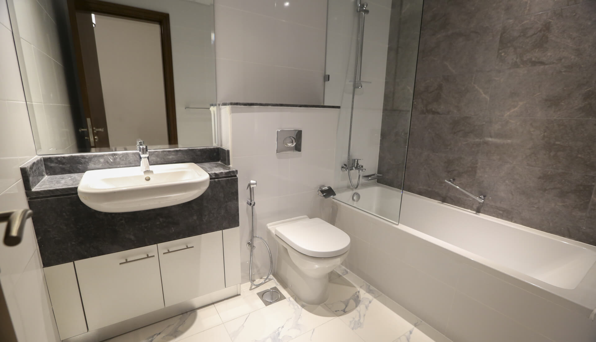 Meera Tower interior 1