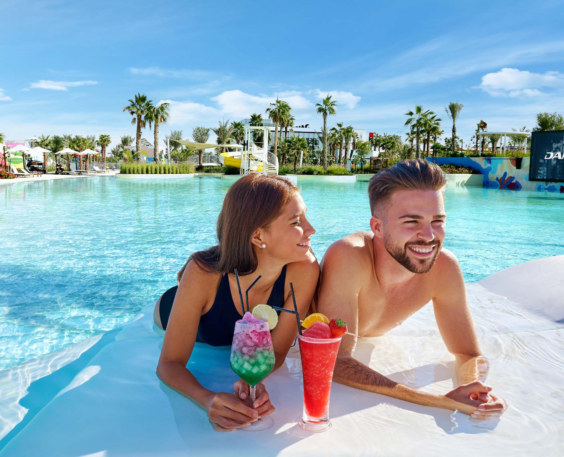 Wawe Svimming Pool amenity image