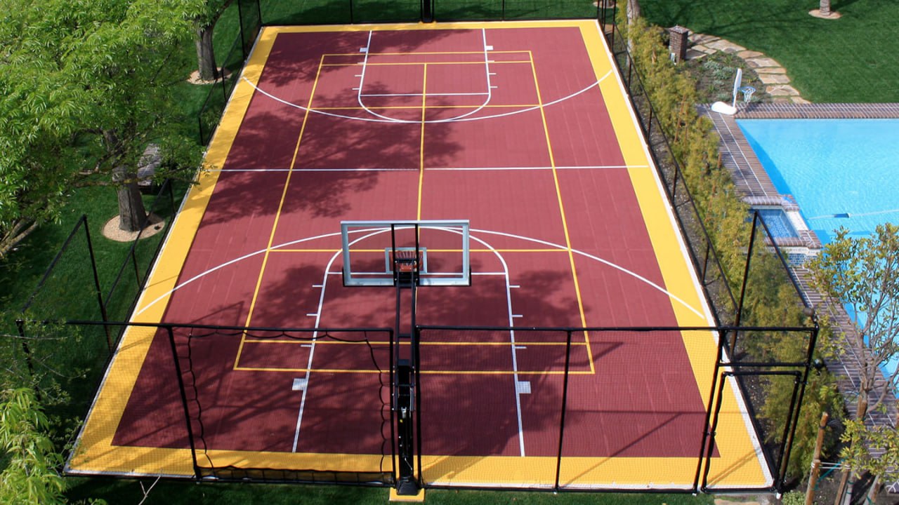 Multifunctional outdoor court amenity image