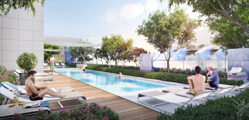 Outdoor swimming pool amenity image