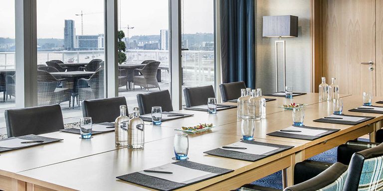 BUSINESS CENTER WITH MEETING ROOMS amenity image